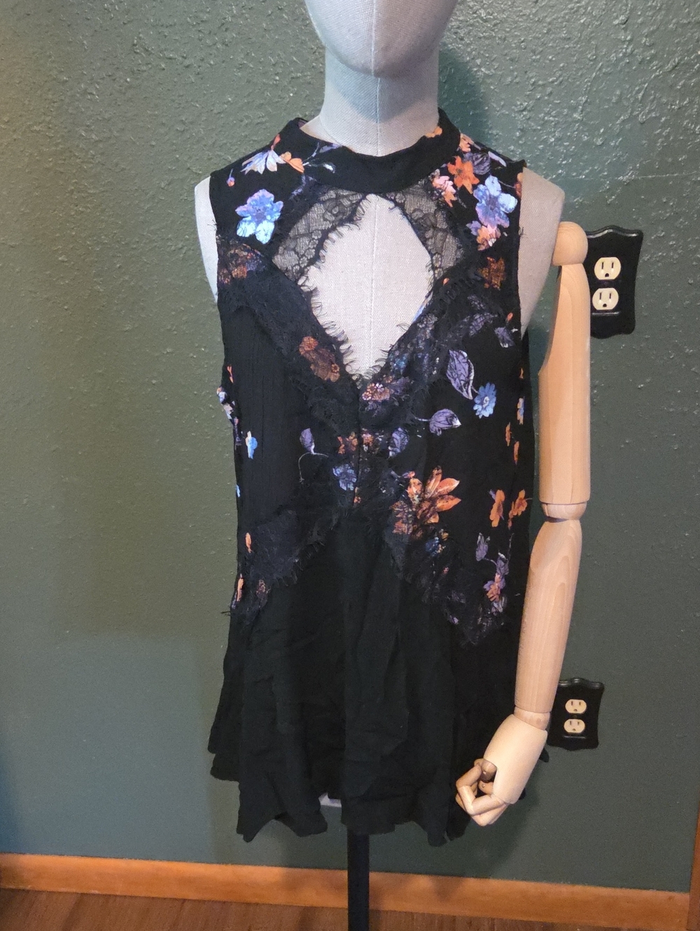 Keyhole Lacey Blouse